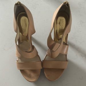 Michael Kors beige heels